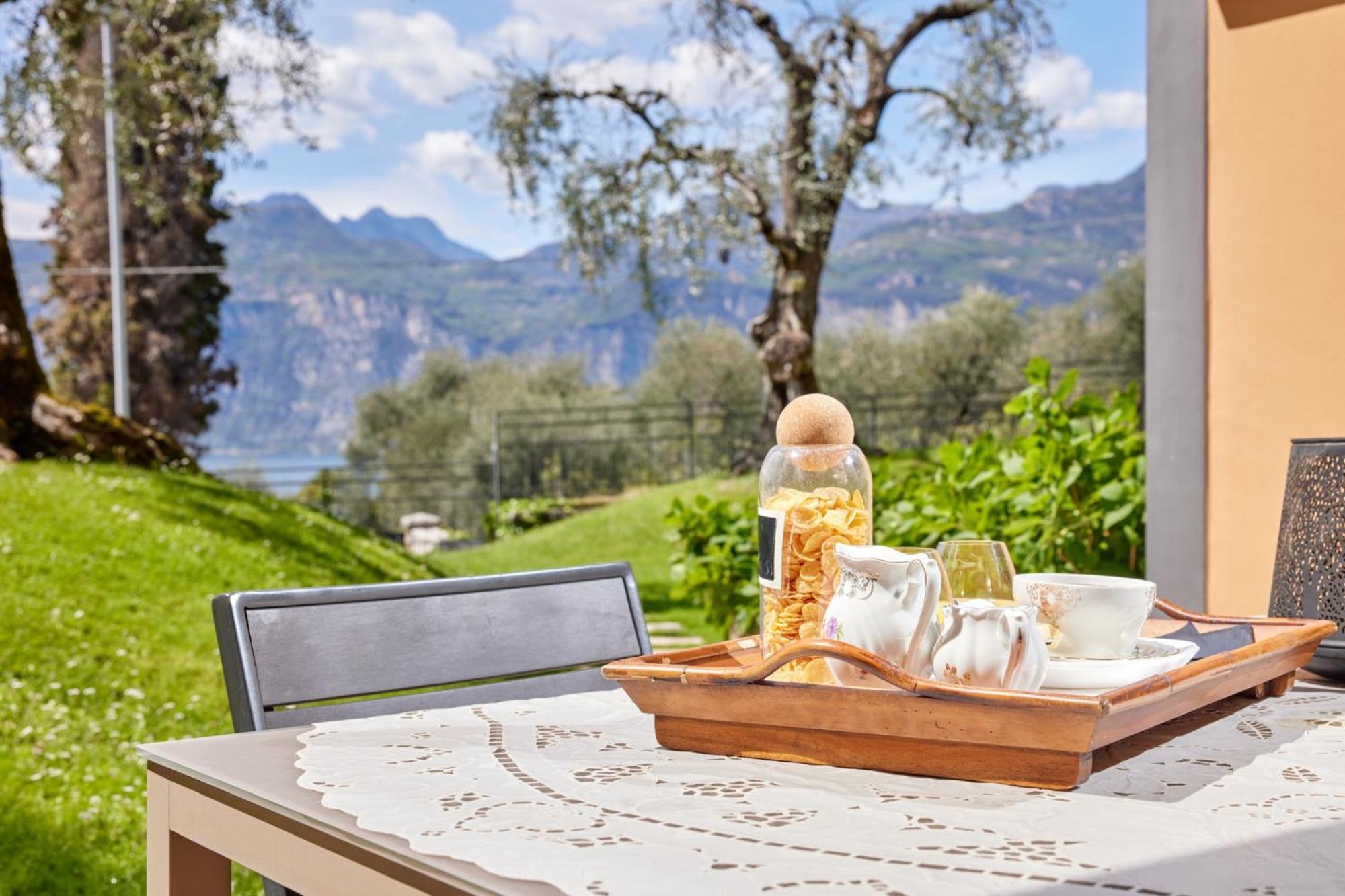 Callalillyjardin Malcesine Buitenkant foto
