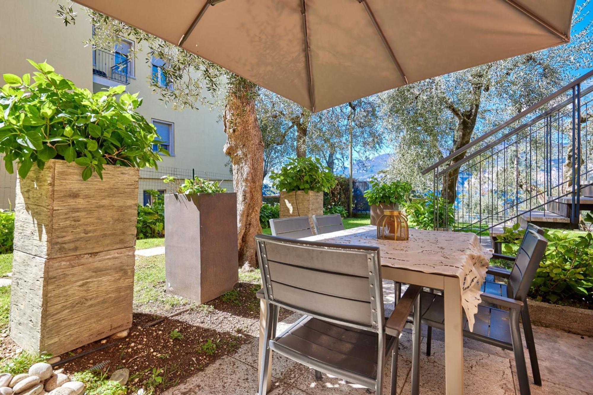 Callalillyjardin Malcesine Buitenkant foto