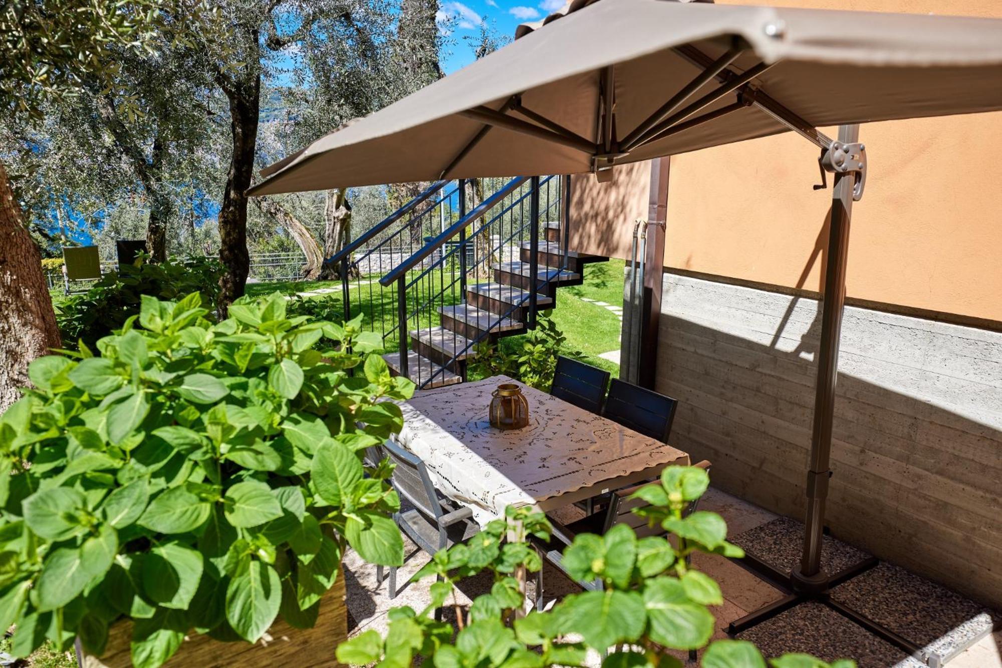 Callalillyjardin Malcesine Buitenkant foto