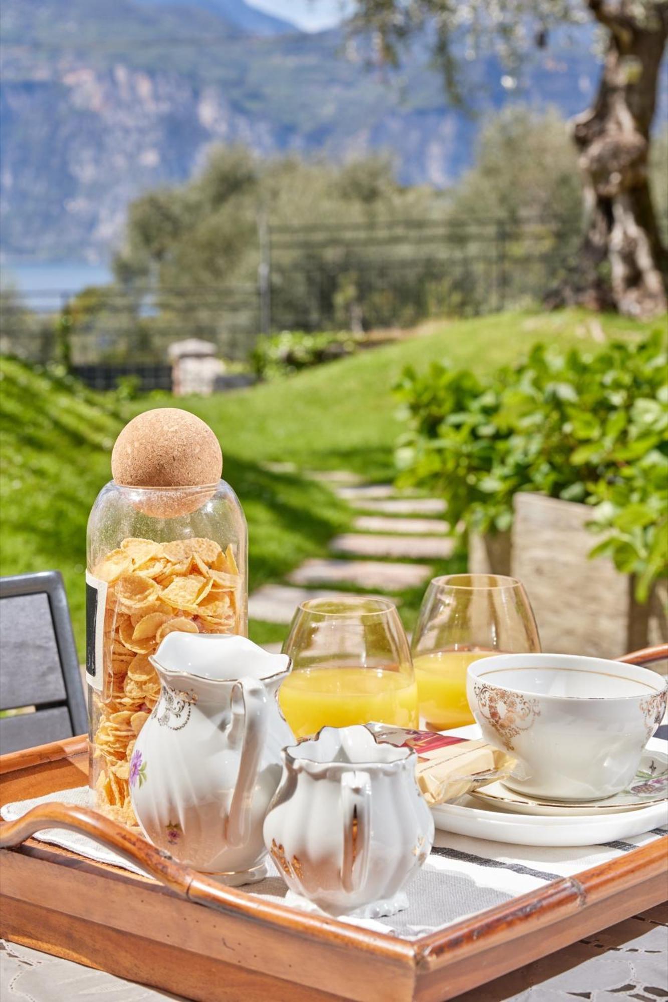Callalillyjardin Malcesine Buitenkant foto